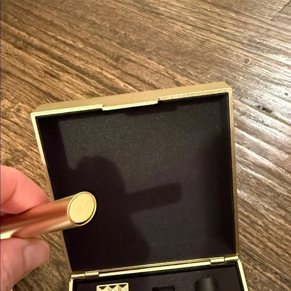 Valentino box has
